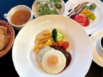 Ｗソースのロコモコ風ハンバーグ