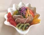 生ハムとフルーツの野菜サラダ